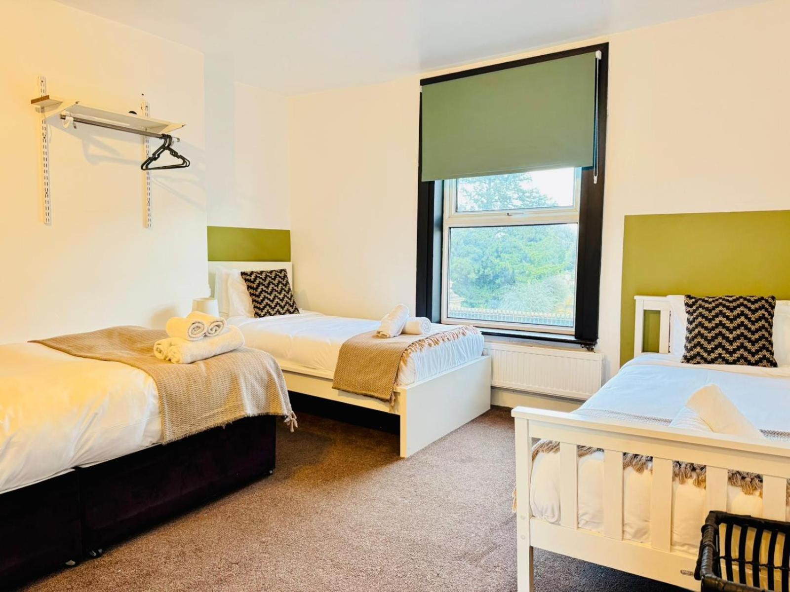 Jasper's Pet-Friendly Family Haven Villa Cambridge  Exterior photo